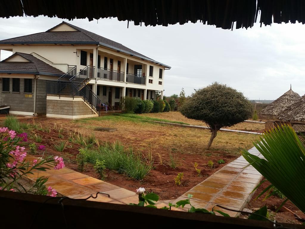 Voi Lutheran Guesthouse Exterior photo