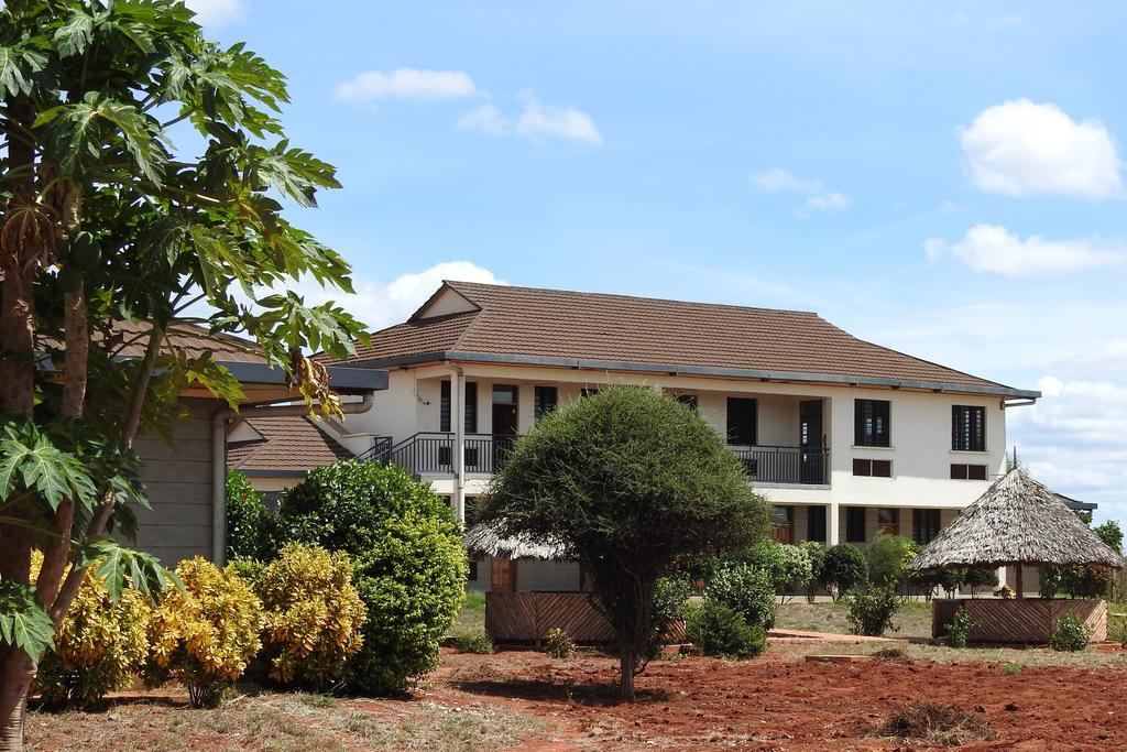 Voi Lutheran Guesthouse Exterior photo