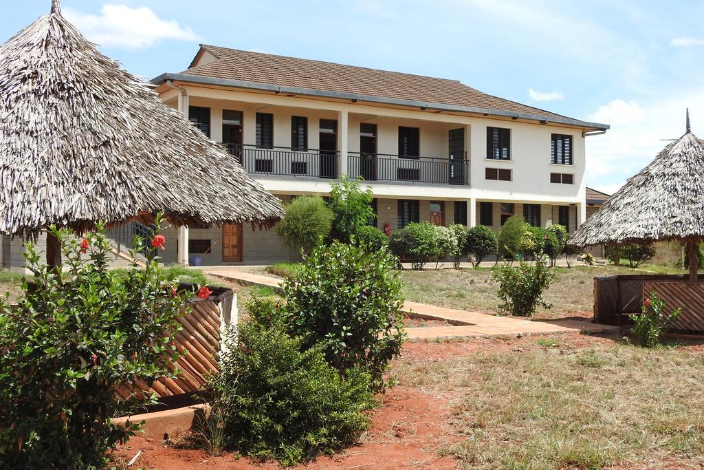 Voi Lutheran Guesthouse Exterior photo